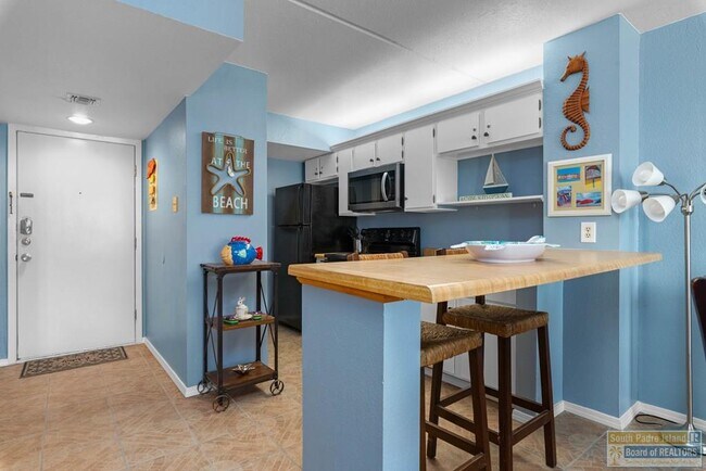 Building Photo - 130 Padre Blvd