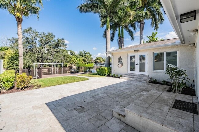 Building Photo - 640 Geneva Pl