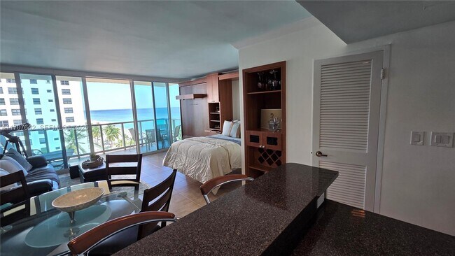 Building Photo - 2501 S Ocean Dr