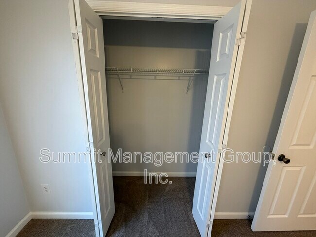 Building Photo - 1528 St Dunstans Rd