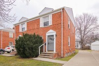 Building Photo - 257 E 250th St