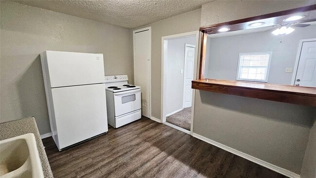 Building Photo - 2308 NW 12th St