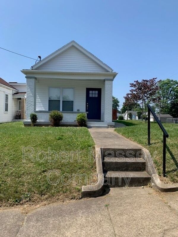 Primary Photo - 1100 Charles St