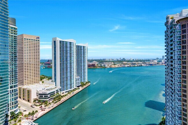 Building Photo - 465 Brickell Ave