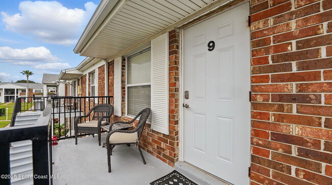Building Photo - 190 E Olmstead Dr