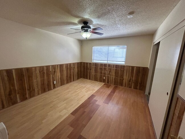Building Photo - One Bed One Bath Easy Living Condo