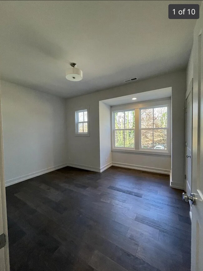 Building Photo - 5216 Lynnville Ave