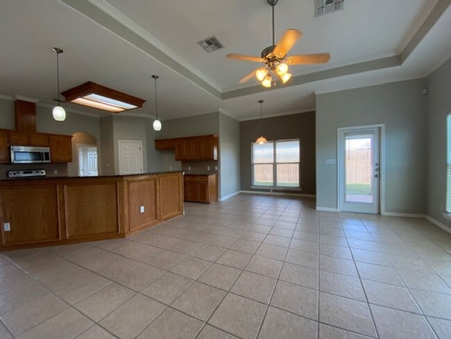Building Photo - DON'T MISS THIS INCREDIBLE SOUTHSIDE LEASING OPPORTUNITY!