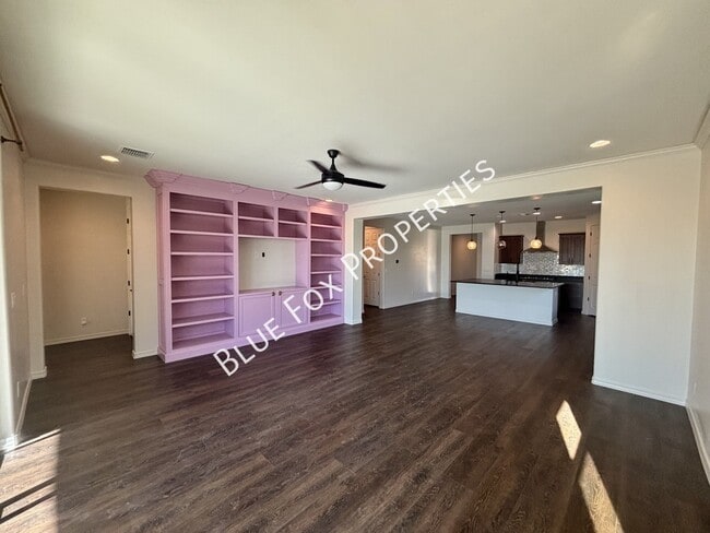 Building Photo - 8454 N Lone Ranger Rd