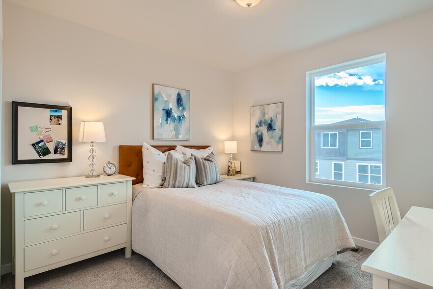 Building Photo - 6703 Lily Mountain Ln