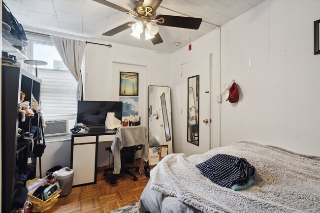 Building Photo - 3934 Delancey St