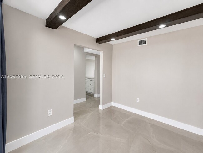 Building Photo - 14124 Kendale Lakes Cir