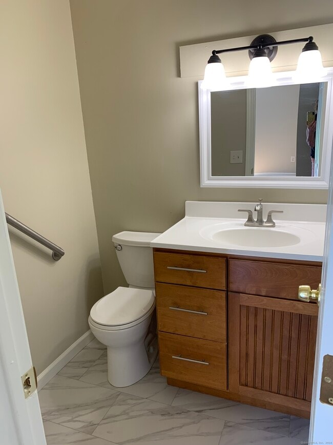 Building Photo - 127 Peddlers Dr