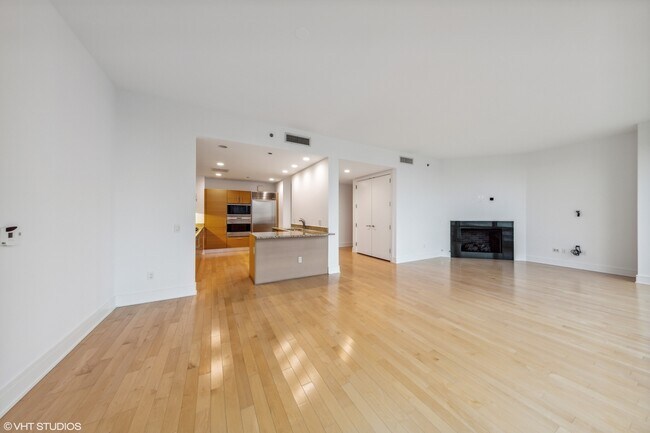 Building Photo - 401 N Wabash Ave