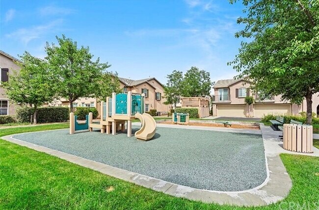 Building Photo - Grazia Way