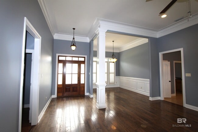 Building Photo - 9948 Sommerset Dr