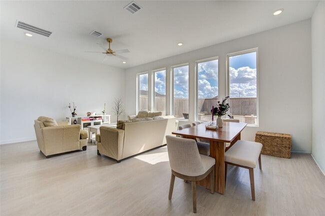 Building Photo - 21255 Doubtful Cyn Dr