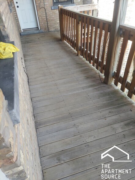 Building Photo - 4419 N Wolcott Ave