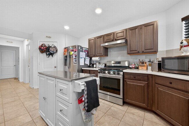 Building Photo - 2623 Hawthorn Park Ct