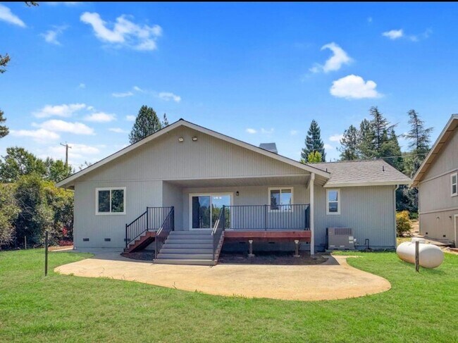 Building Photo - 11318 Torrey Pines Dr