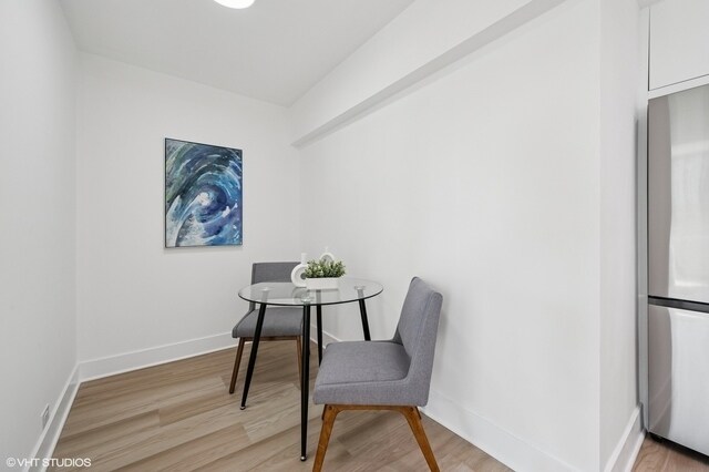 Building Photo - 1255 N Sandburg Terrace