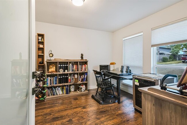 Building Photo - 11009 Hillside Oak Ln