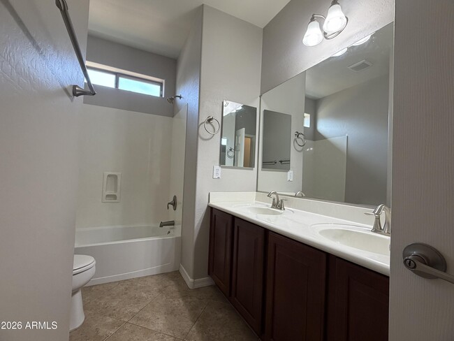 Building Photo - 15569 W Montecito Ave