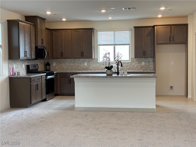 Building Photo - 1505 Little Penguin St