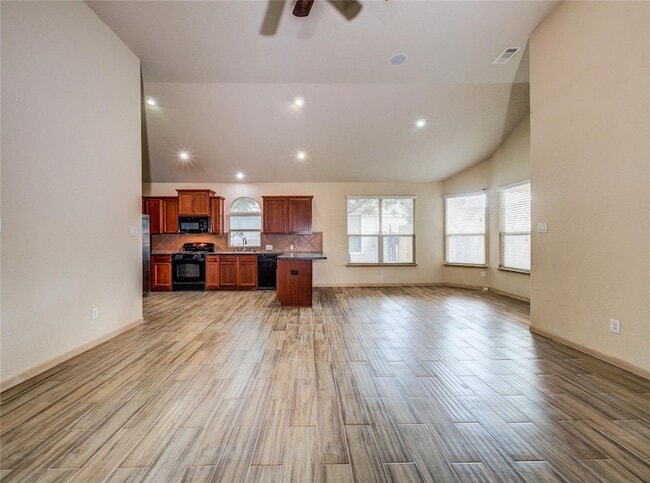 Building Photo - 22411 Albee Dr