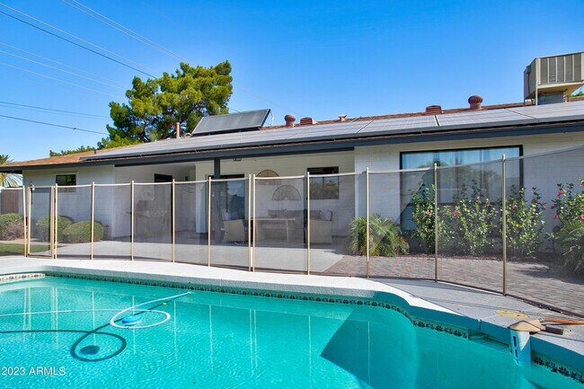 Building Photo - 1201 E Northview Ave