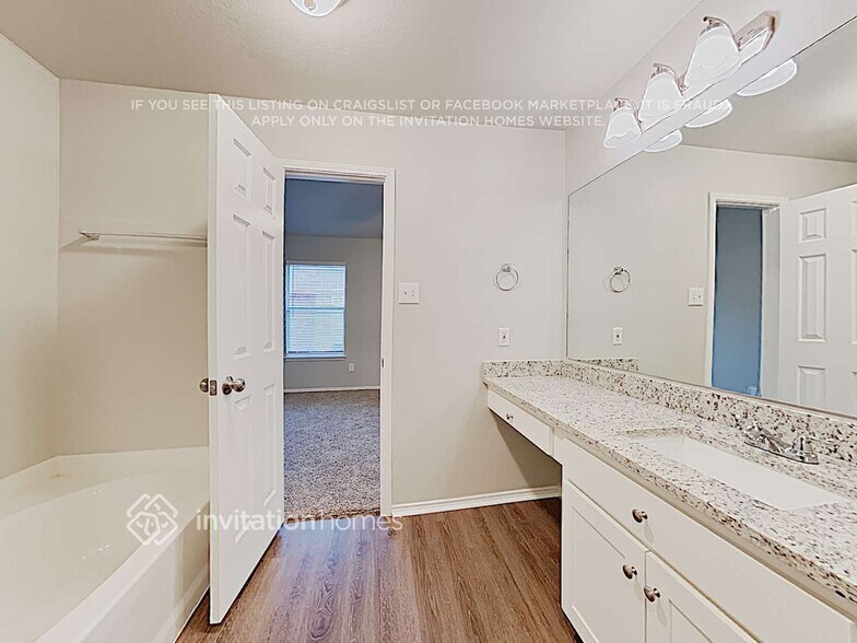 Building Photo - 209 Tanglewood Pl