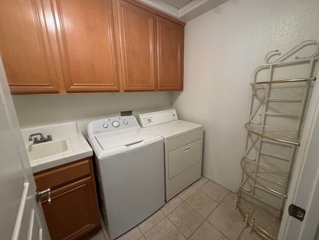 Building Photo - 2329S Eastbury Way, Santa Maria, CA 93455