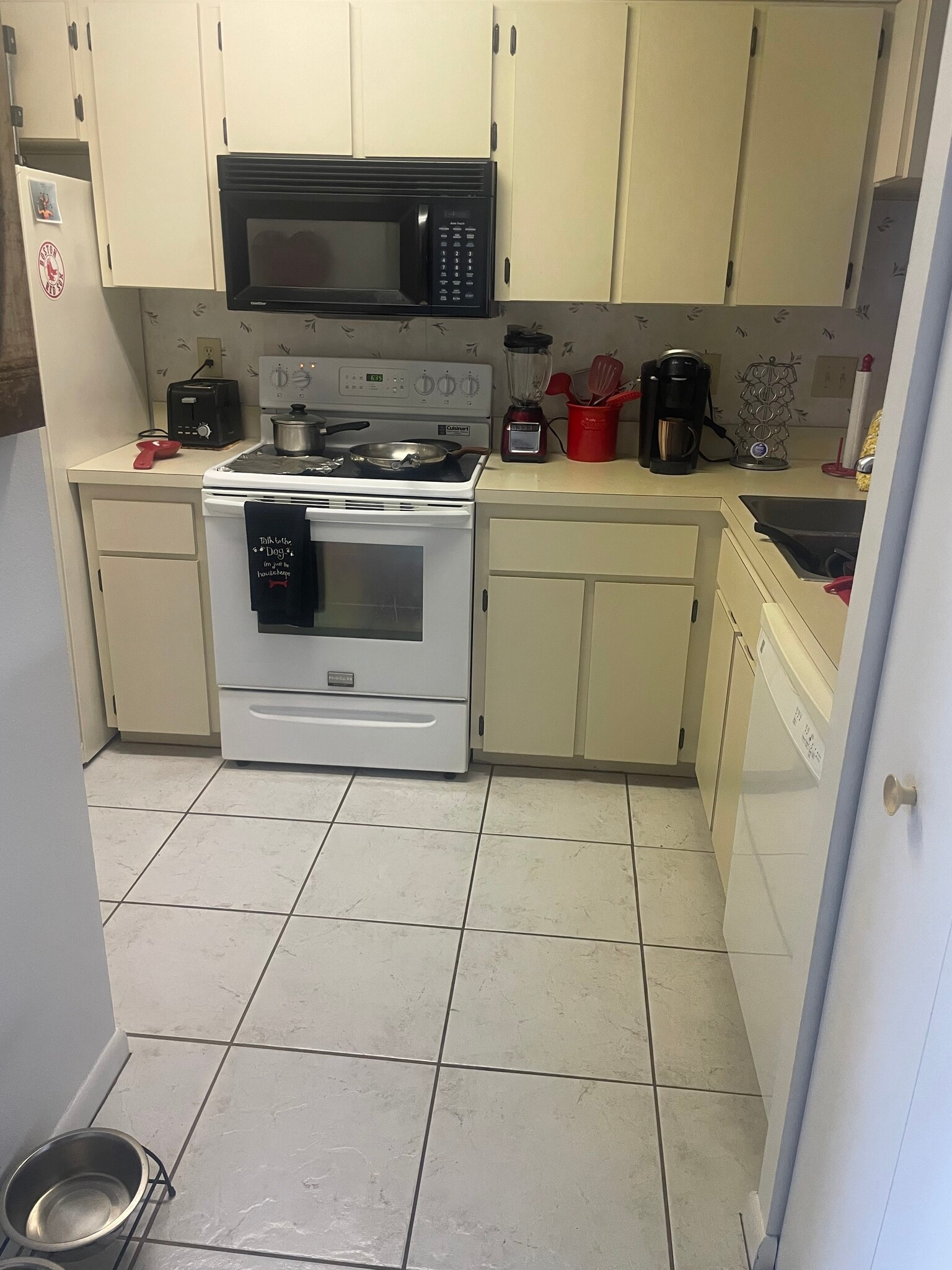 Kitchen - 6424 Spring Flower Dr