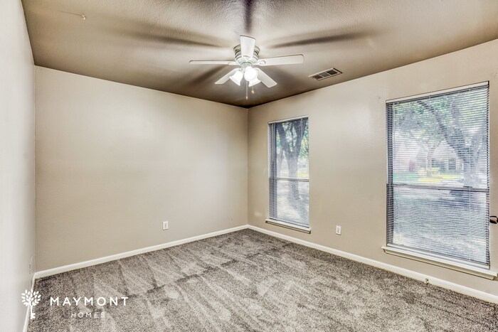 Building Photo - 3010 Fort Stockton Dr