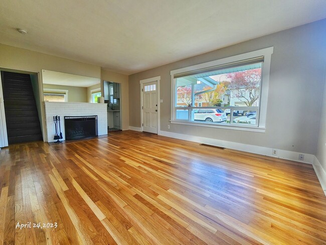 Building Photo - Charming 4 bed 1.75 Bath Home in Ravenna