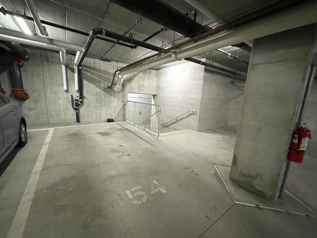 Building Photo - 656 Pearson St