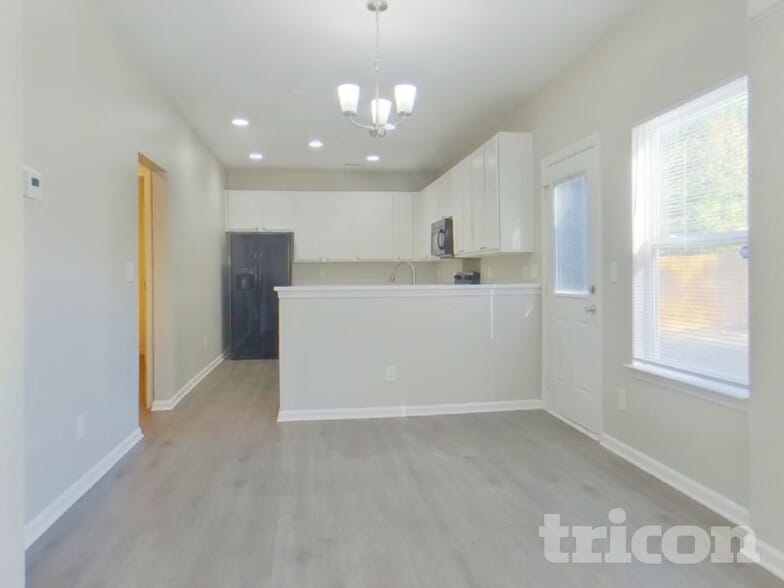 Building Photo - 1208 Ballina Way