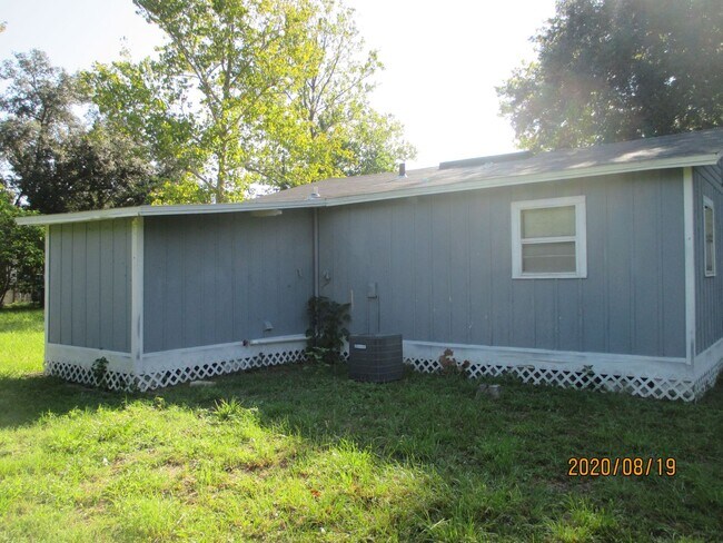 Building Photo - Adorable Renovated Home in Oceanway!