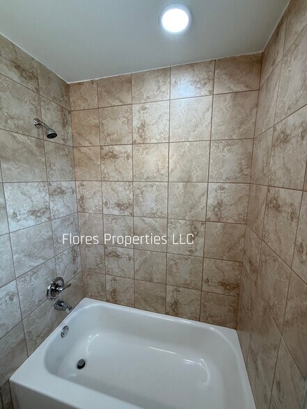 Building Photo - 1136 Pauline Ave