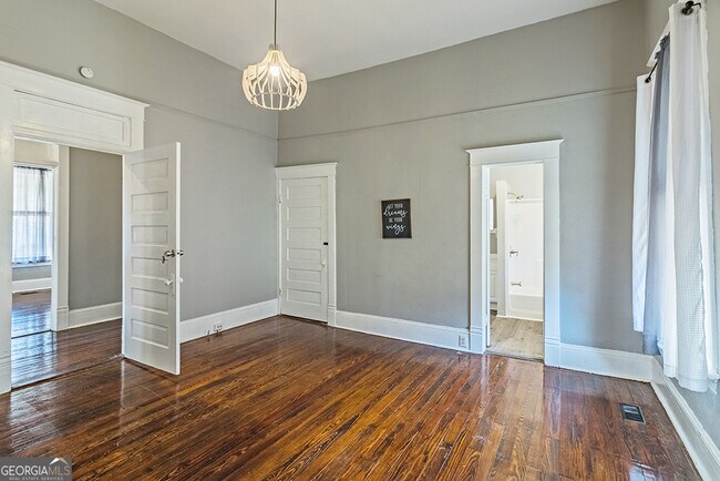 Building Photo - 2497 Napier Ave