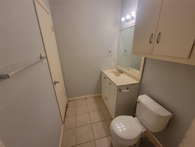 Building Photo - 1304 Glenda Dr
