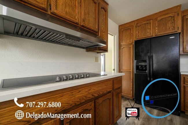 Building Photo - Gorgeous Glen Cove 4 bedroom home.