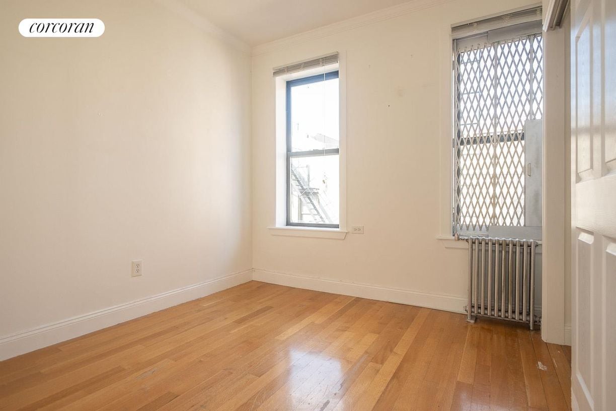 Building Photo - 67 W 107th St