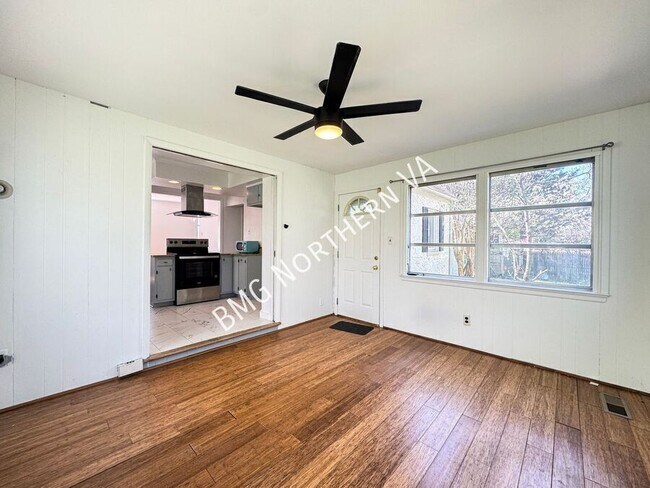 Building Photo - 6600 Braddock Rd