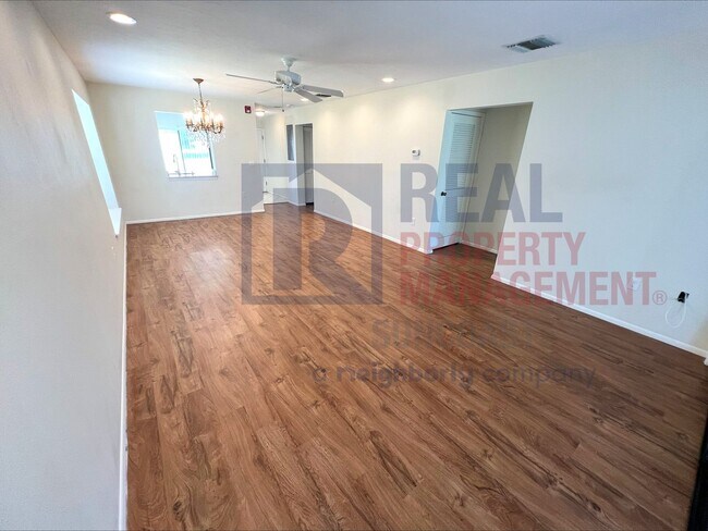 Building Photo - 936 N Beneva Rd