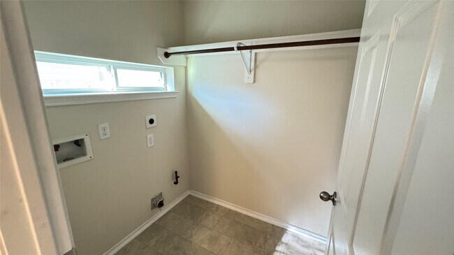 Building Photo - 914 Crestmont Trail Dr