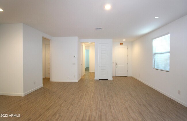 Building Photo - 12463 W Kaler Dr