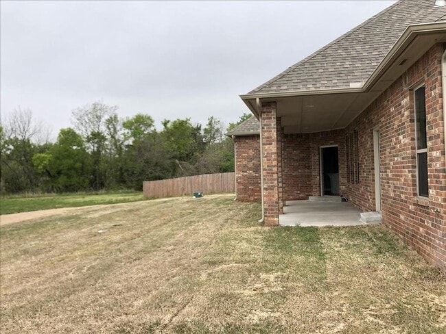 Building Photo - 1540 W Savannah Cir