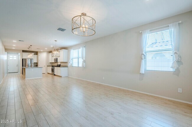 Building Photo - 9910 E Theia Dr