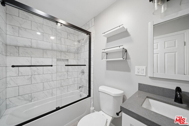 Building Photo - 1545 W 23rd St